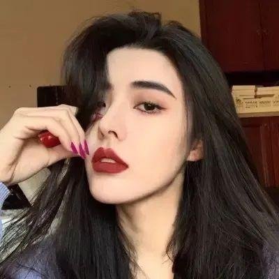女巫们封面